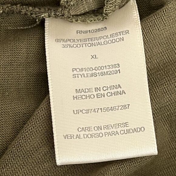 Dept 222‎ Top Women’s Size XL Top Tee V Neck Short Sleeves Side Slits - Picture 9 of 11